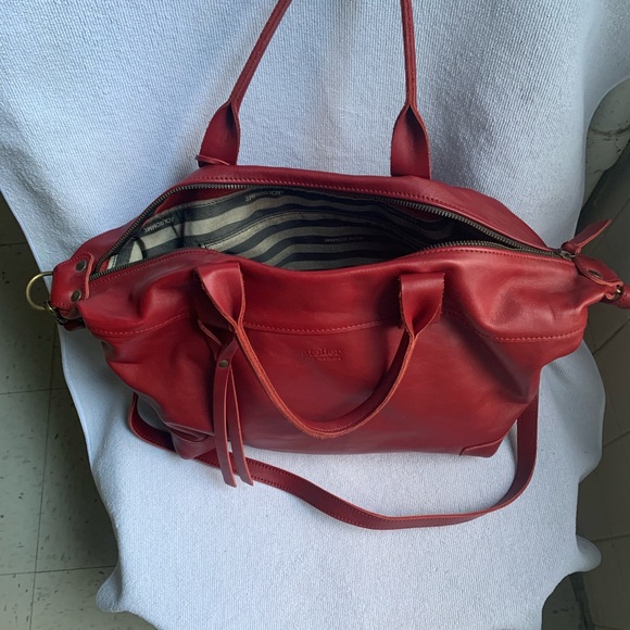 Atelier by jack Gomme red bag with long strap and handles - Picture 5 of 5